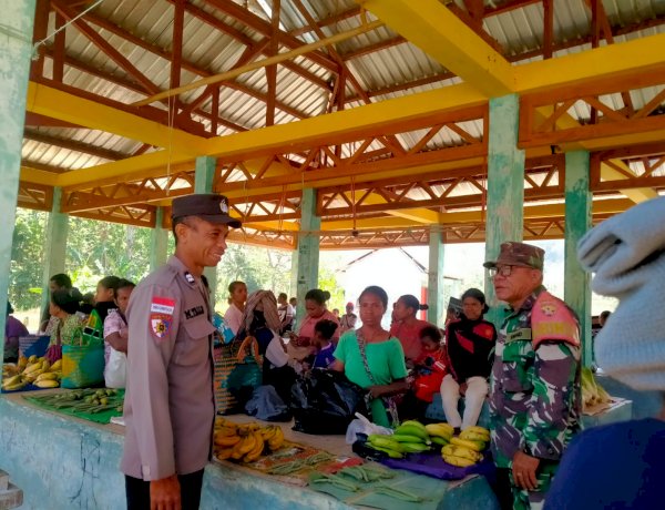 Polsek Alor Selatan Gelar Patroli Pengamanan Pasar Apui, Pastikan Aktivitas Masyarakat Berjalan Aman dan Lancar
