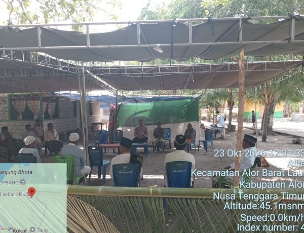 Polsek Alor Barat Laut Gelar Jumat Keliling di Masjid Jihadulhaq, Ajak Warga Jaga Kamtibmas