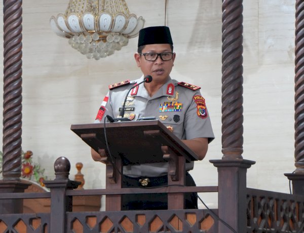 Kapolda NTT Gelar Jumat Keliling, Sapa Masyarakat, Sampaikan Pesan Kamtibmas dan Bagikan Jumat Berkah*