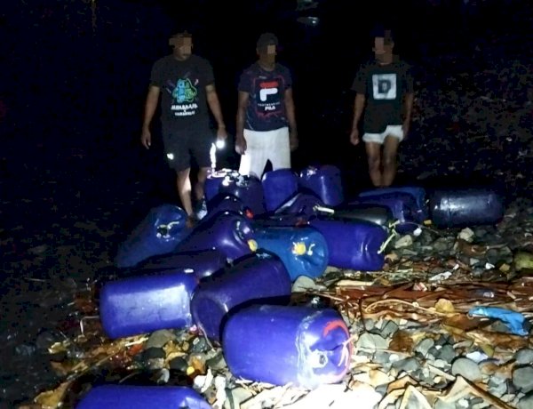 SATRESNARKOBA POLRES ALOR AMANKAN 20 JERIGEN SOPI KISER DALAM PATROLI DI PERAIRAN ALOR