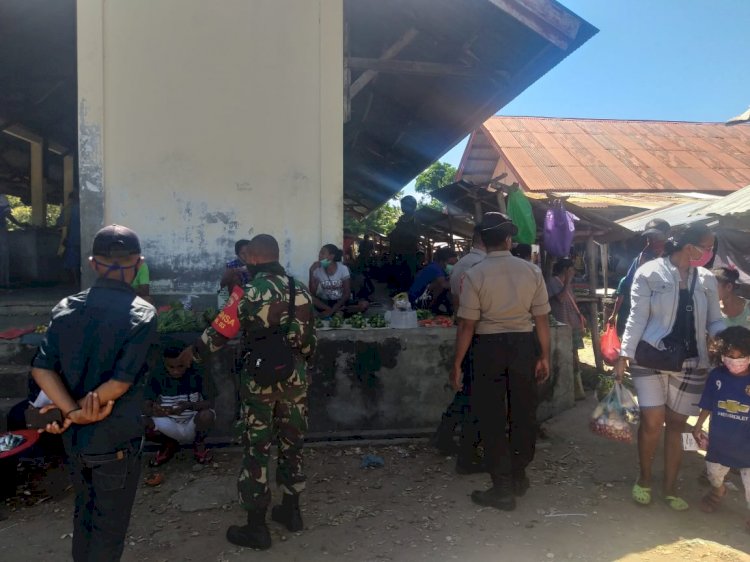 Tim Gugus Percepatan Penanganan Covid- 19 Tingkat Kec. Alor Timur Laut Berikan Himbauan Di Pasar