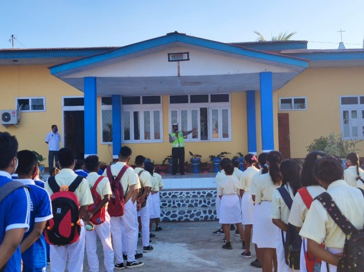 Satlantas Polres Alor Sosialisasi Terbtib Berlalu Lintas Disekolah