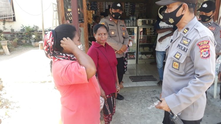 Himbauan dan Pembagian Masker Gratis Oleh Sat Binmas Polres Alor