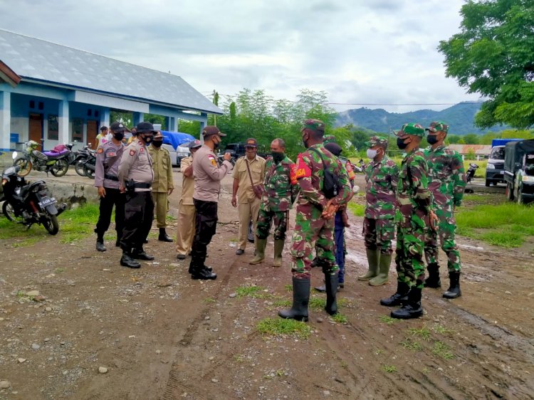 Polsek Alor Timur Laut Bersama Instasi Terkait Laksanakan Patroli dan Penertiban di Pasar Nailang