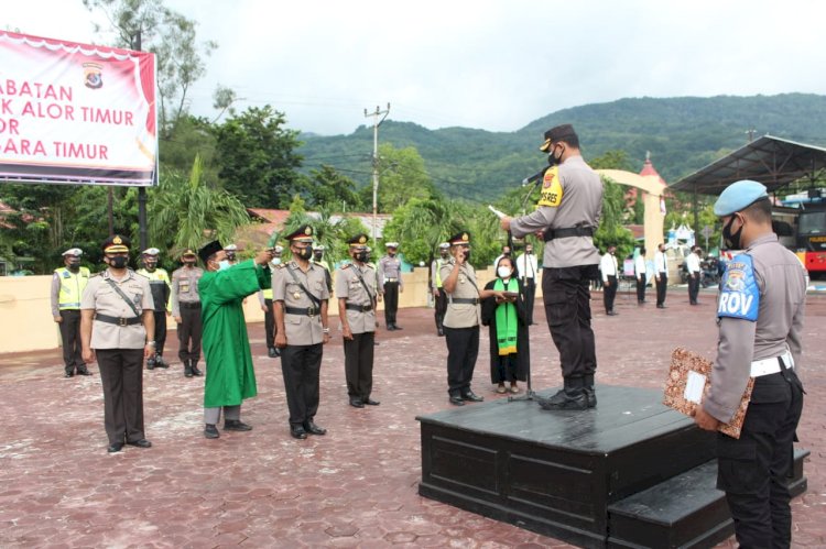 Kapolres Alor Pimpin Upacara Sertijab Kabag Ops dan Kapolsek Alor Timur