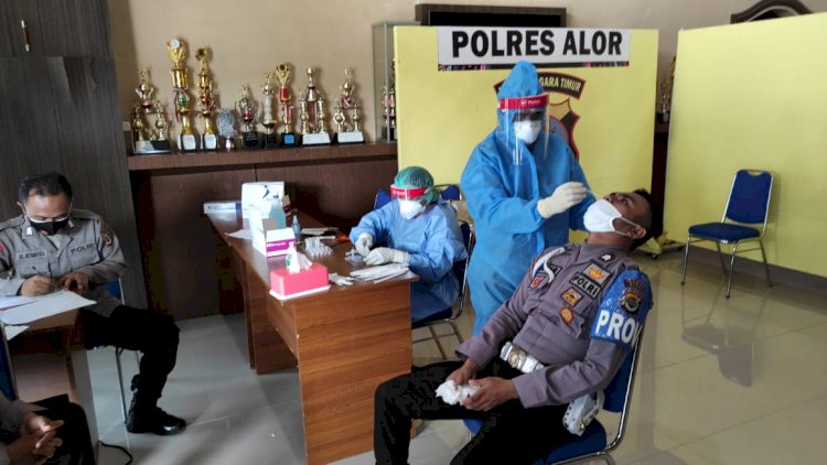 Deteksi Dini, Polres Alor Gelar Rapid Test Antigen Bagi Anggota