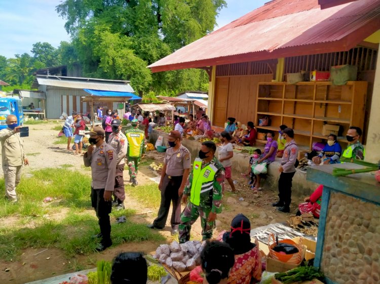 Cegah Covid-19, Petugas Gabungan Lakukan Penertiban Prokes di Pasar