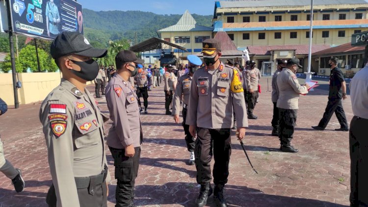 Tingkatkan Disiplin dan Kerapian Personil, Kapolres Alor Cek Performance Anggota