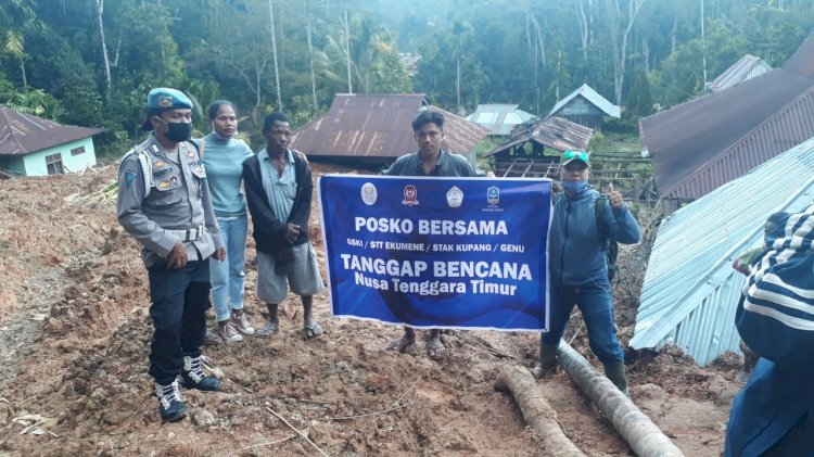 Polsek Alsel Dampingi Penyerahan Bantuan dari Gereja Bhetel Indonesia (GBI) Kepada Masyarakat yang Terdampak Bencana Alam