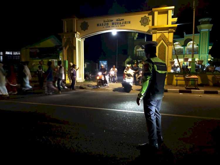 Personil Satlantas Polres Alor Laksanakan Pengamanan Tarawih