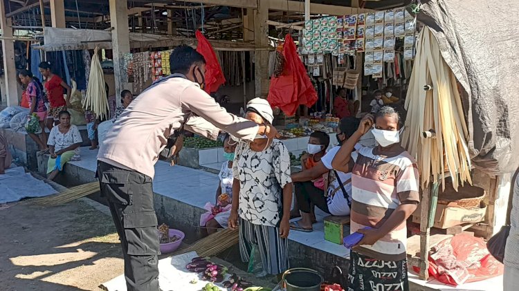 Minimalisir Covid-19,  Polsek Atu Laksanakan Patroli dan Himbauan Prokes di Pasar