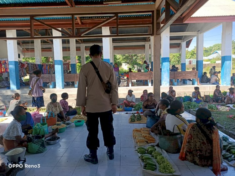 Berikan Rasa Aman, Personil Polsek ATU Laksanakan PAM Pasar