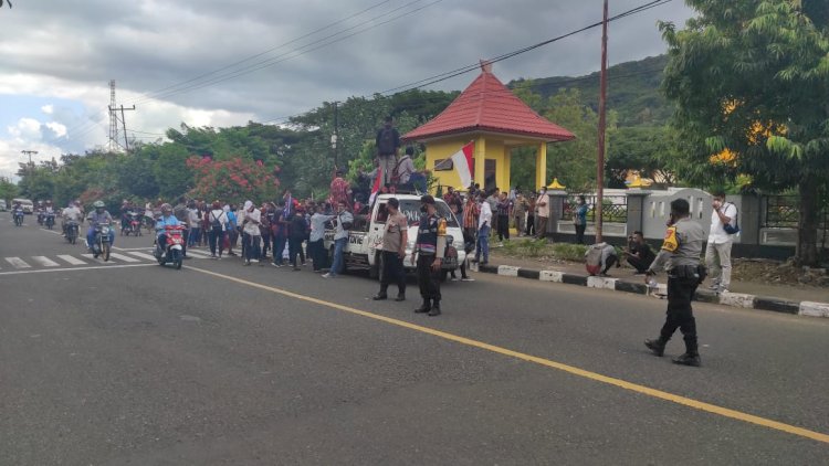 Polres Alor Terjunkan Personil Pengamanan Aksi Damai Mahasiswa Kab. Alor