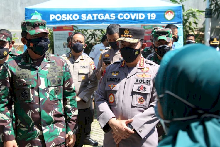 Hari Pertama PPKM Darurat, Kapolri Tinjau Penyekatan Hingga Vaksinasi Massal