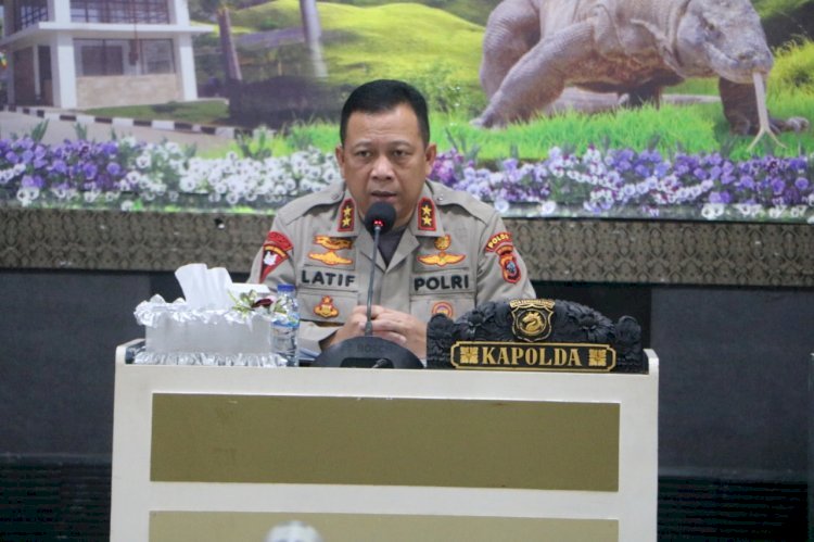 Anev Dengan Kapolres Jajaran, Kapolda NTT : Lakukan Penegakan Hukum Dengan Tegas Namun Terukur Sesuai Dengan SOP Yang Ada