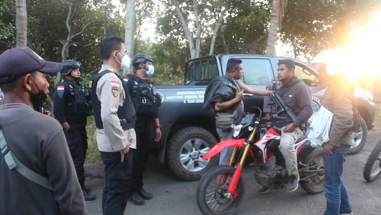 Kapolres Alor Pimpin Langsung Tim Pencarian Pelaku Pengerusakan Mobil Ambulance