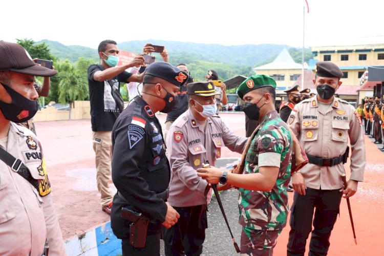 Polres Alor Gelar Apel Tradisi Kehormatan Pelepasan Dandim 1622 Alor dan Ketua Pengadilan Negeri Kalabahi