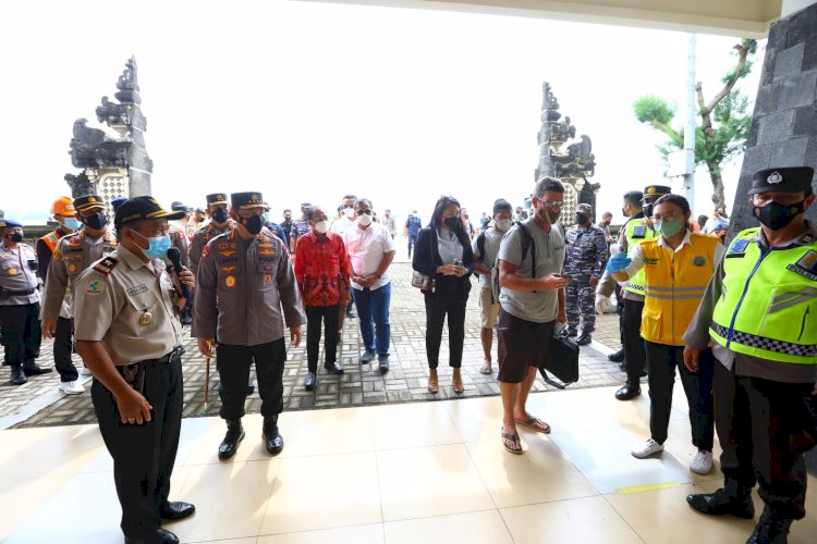 Tinjau Pelabuhan Benoa, Kapolri Minta Proses Prokes Hingga Karantina PPLN Diperketat