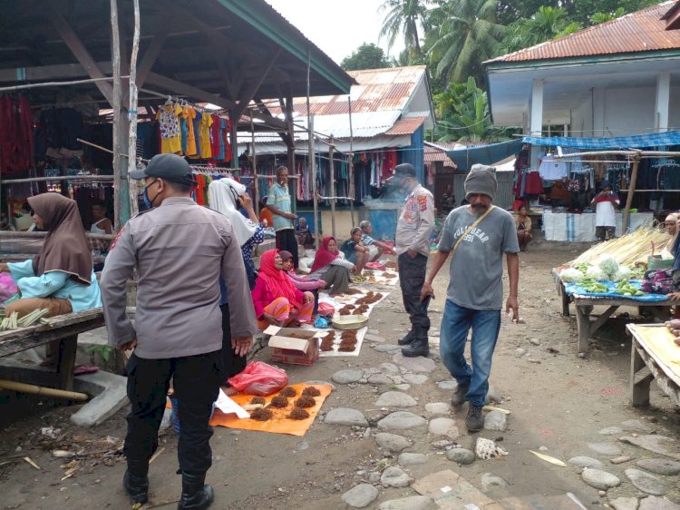 Personel Polsek Pantar Lakasanakan Patroli Sambang Pasar