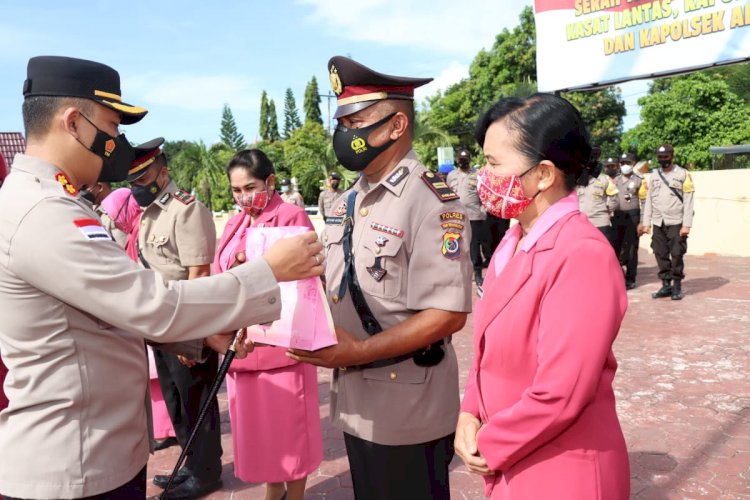 Sertijab Kapolsek dan Kasat di Pimpin Langsung Oleh Kapolres Alor