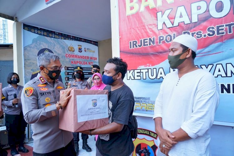 Headline Kunjungi Labuan Bajo, Kapolda NTT Berikan Bantuan Soasial Kepada Warga Masayarakat Terdampak Covid-19