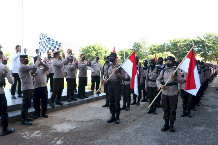 198 Bintara Remaja Ditsamapta Polda NTT Jalani Tradisi Pembaretan, Kapolda NTT : Kegiatan ini Dalam Rangka Memupuk Jiwa Korsa dan Tingkatkan Motivasi Diri