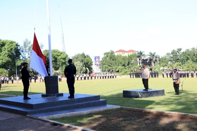 Upacara Bendera Bulanan, Wakapolda NTT : Penting Dilakukan untuk Bangun Karakter Jati Diri dan Beri Inspirasi serta Motivasi bagi Peningkatan Pengabdian