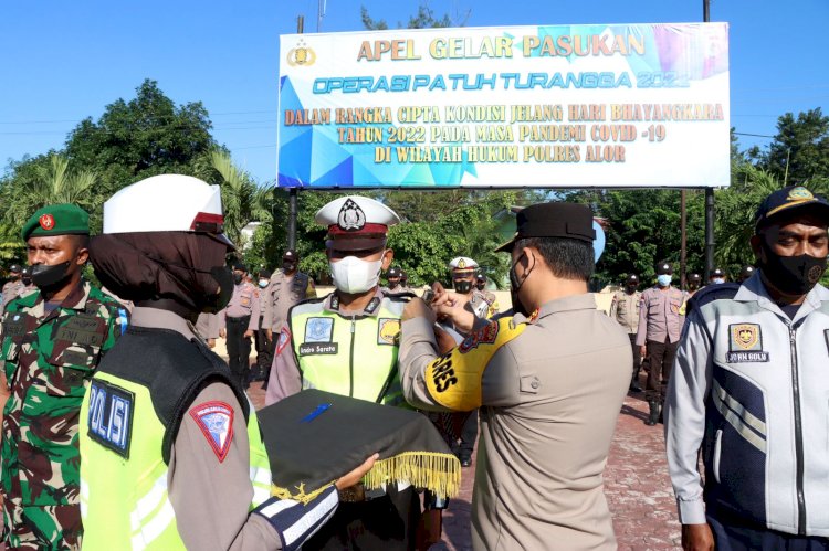 Polres Alor Laksanakan Apel Gelar Pasukan Operasi Patuh Turangga 2022