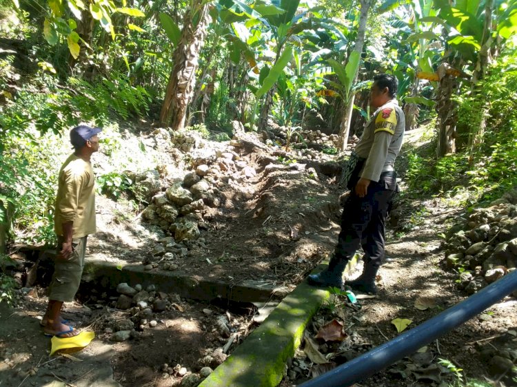 Ngobrol Bersama Warga, Bhabinkamtibmas Sampaikan Himbauan Kamtibmas