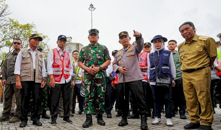 Tinjau Pelabuhan Merak, Kapolri Pastikan Siapkan Upaya Wujudkan Mudik Aman untuk Masyarakat