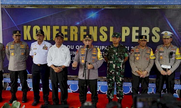 Tinjau Mudik di Jateng, Kapolri Instruksikan Mantapkan Sosialisasi Rekayasa Lalin dan Pengaturan Rest Area