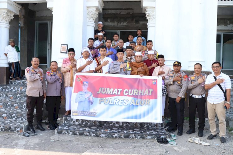 Jumat Curhat Kapolres Alor Dengan Warga Jemaah Masjid Al Fatah