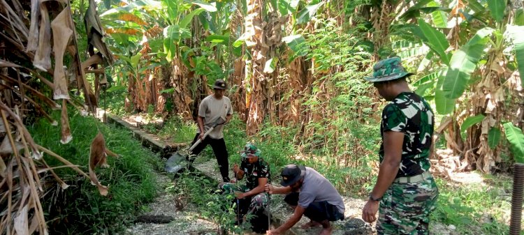 Sinergitas TNI - Polri Berdayakan lahan Kosong di Mako Polsek Altim Polres Alor