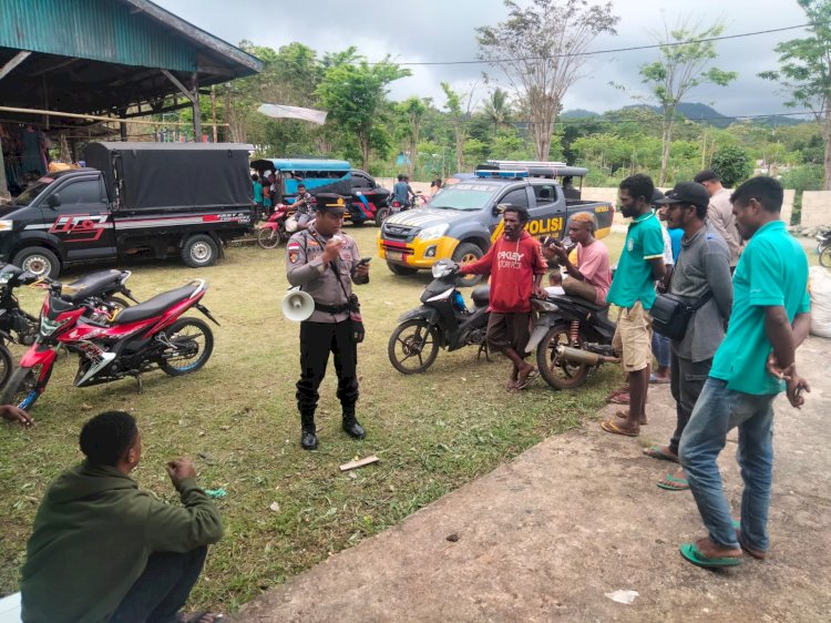 Patroli Sambang Warga, Polsek Alor Selatan Ajak Jaga Kamtibmas Yang Kondusif