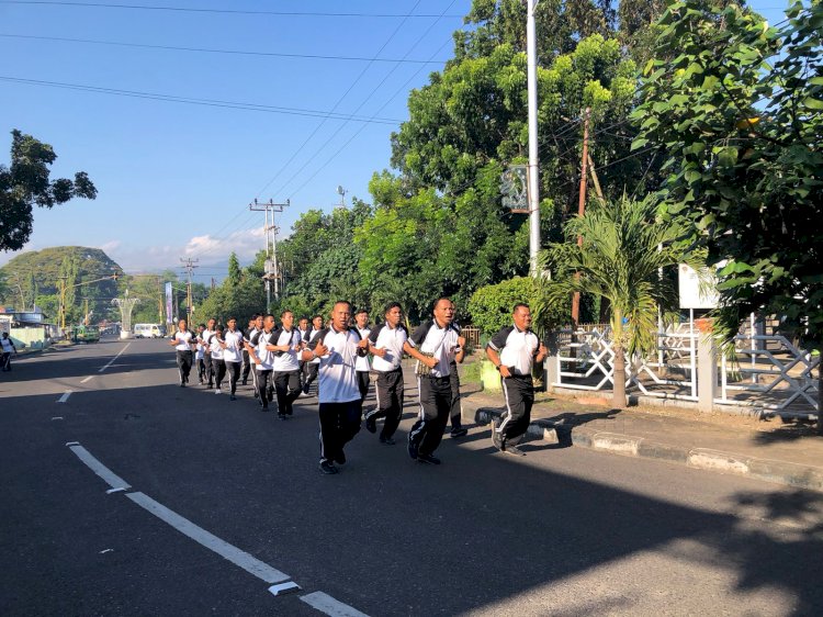 Jaga Stamina dan Kebugaran Personil, Polres Alor Rutin Laksanakan Olah Raga Pagi