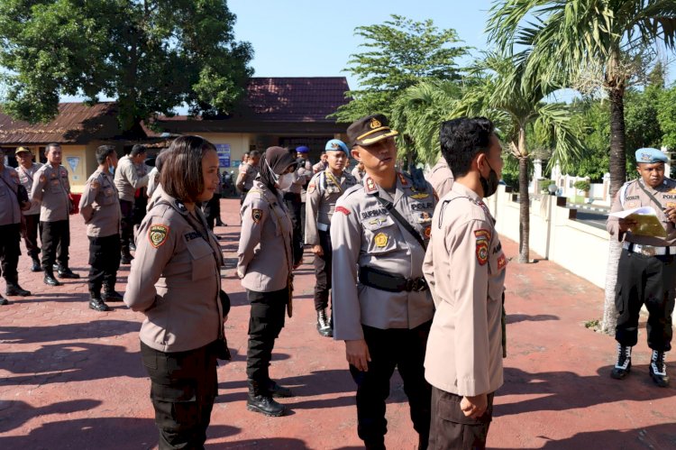 Pimpin Apel Pagi, Kapolres Alor Cek Sikap Tampang Personil