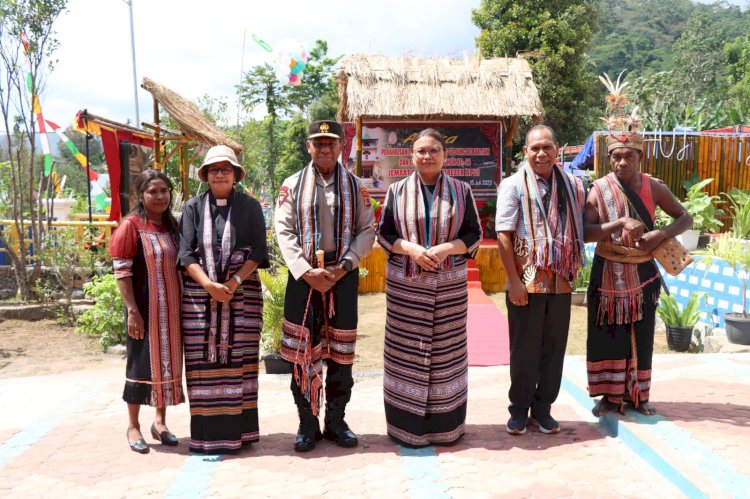 Kapolda NTT Menghadiri Pentahbisan Gedung Kebaktian dan Syukuran Ulang Tahun ke-66 Jemaat GMIT Gereja Ebenhaezer Apui, Kabupaten Alor