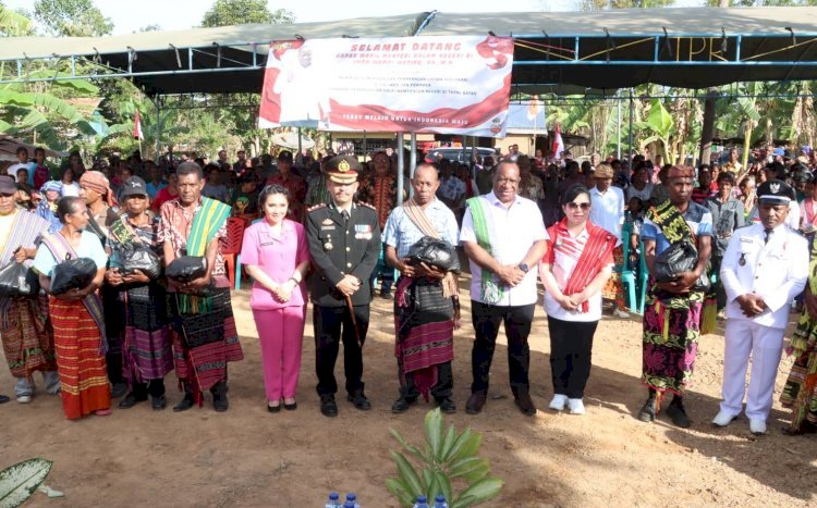 Hadir Pimpin Upacara HUT RI di Perbatasan, Wakil Menteri Dalam Negeri Apresiasi Kapolres Belu Merdekakan Masyarakat dari Kekeringan dan Kegelapan.-