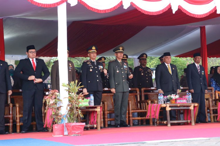 Kapolres Alor Hadiri Upacara Penurunan Bendera Dalam Rangka Hari Ulang Tahun Kemerdekaan RI Ke-78