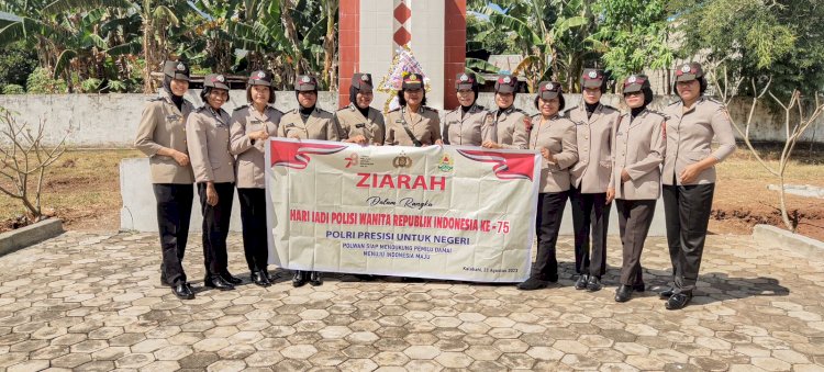 Jelang Hari Jadi Polwan Ke 75, Polwan Polres Gelar Upacara Ziarah Di TMP Malua Galiau Kalabahi