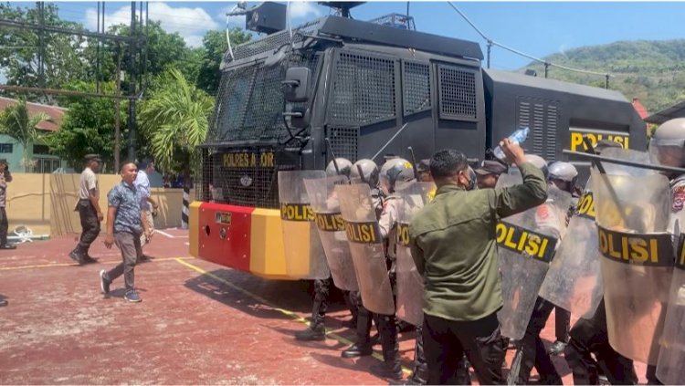 Jelang Pemilu 2024, Polres Alor Gelar Latihan Dalmas