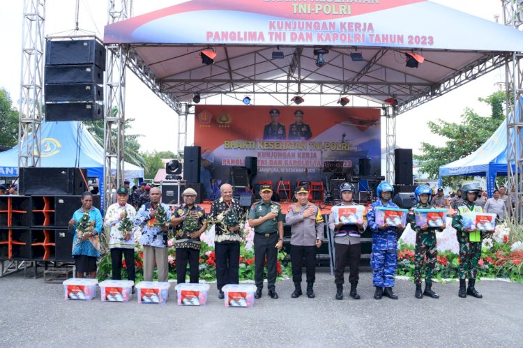 Wujudkan Pemilu Damai, Panglima TNI dan Kapolri Gelar Kegiatan Bhakti Sosial dan Bhakti Kesehatan