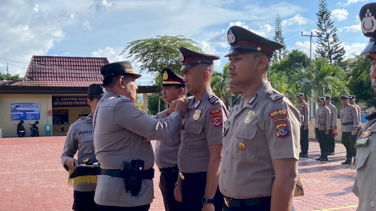 Wakapolres Alor Memimpin Upacara Korps Raport Kenaikan Pangkat Perwira dan Bintara Polres Alor Periode 1 Januari 2024