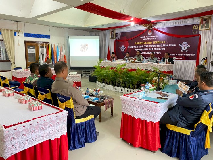 Kapolres Alor Hadiri Pembukaaan Rapat Pleno Terbuka Rekapitulasi Hasil Penghitungan Suara Pemilu 2024 Tingkat Kabupaten Alor