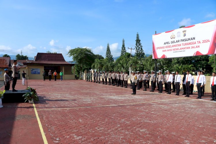 Kapolres Alor Pimpin Apel Gelar Pasukan Operasi Keselamatan Turangga 2024 dan Aksi Keselamatan Jalan