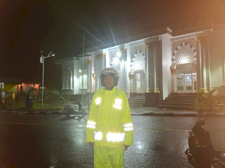 Pengamanan Kegiatan Sholat Tarawih Di Mesjid Al Fatta, Kecamatan Teluk Mutiara