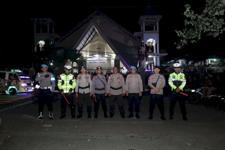 Polres Alor Lakukan Pengamanan Ibadah Kamis Putih di Gereja Paroki Yesus Gembala Yang Baik