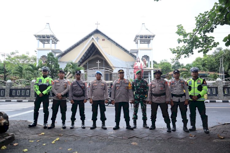 Operasi Semana Santa Turangga 2025, Kapolres Alor Lakukan Pengecekan Pengamanan Gereja