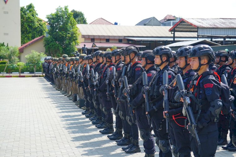 Danpas Pelopor Korbrimob Polri Pimpin Apel Gelar Pasukan Operasi Kepolisian Terpusat “AB Moskona 2025