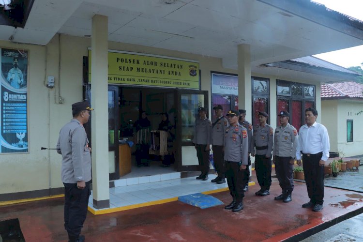 Kapolres Alor Kunjungi Polsek Alor Selatan, Tekankan Pentingnya Kedekatan dengan Masyarakat